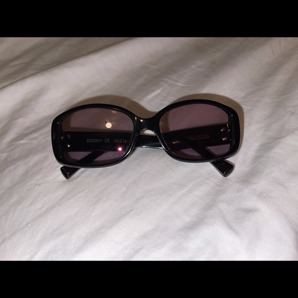Louis Vuitton sun glasses